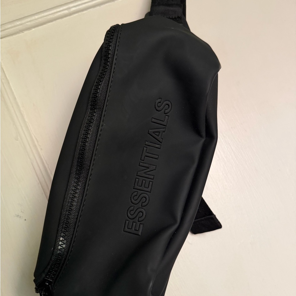 Essentials Black Men's Bag